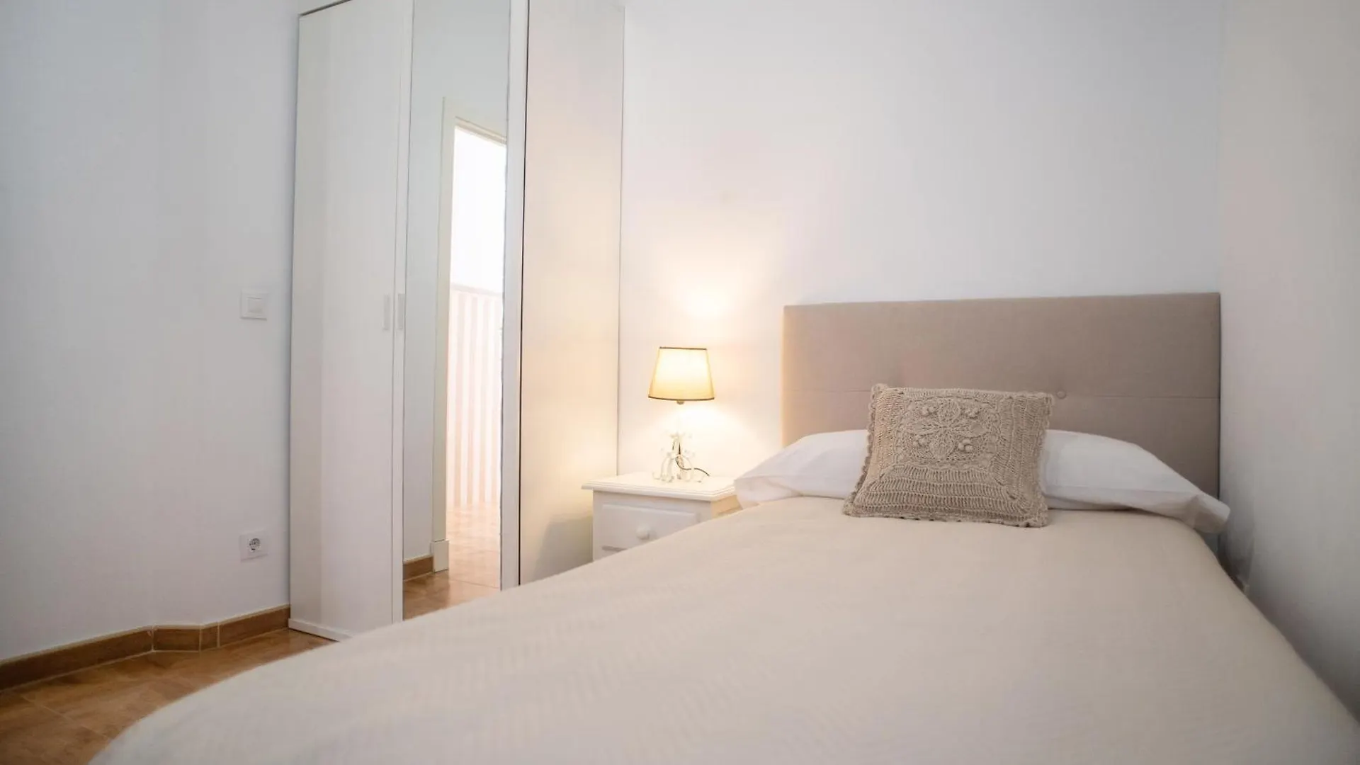 Apartamento Encarnacion Playa Caleta Cadix